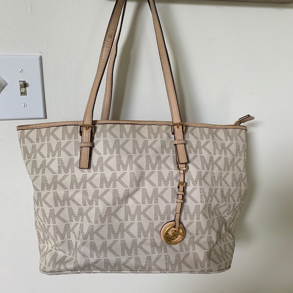 Michael Kors Purse - Picture 1 of 8